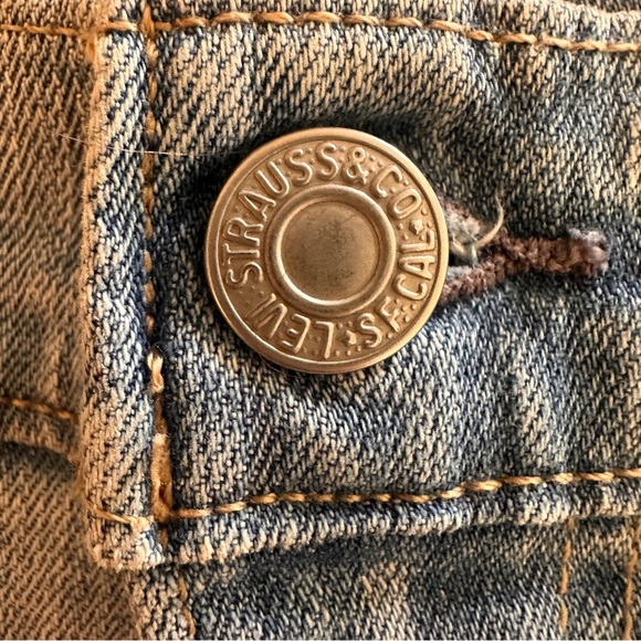 Levi's Women's Light Blue Denim High Waisted Jean Short Classic Fit Casual beach - Picture 4 of 11